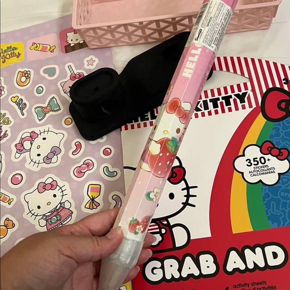 SALE! Hello Kitty Accessories bundle - Picture 13 of 16